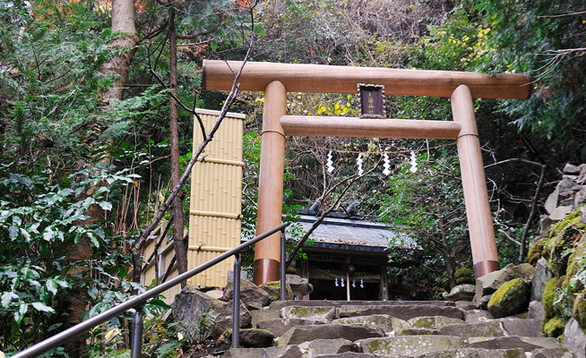 箱根神社唯一の分宮「玉簾神社」