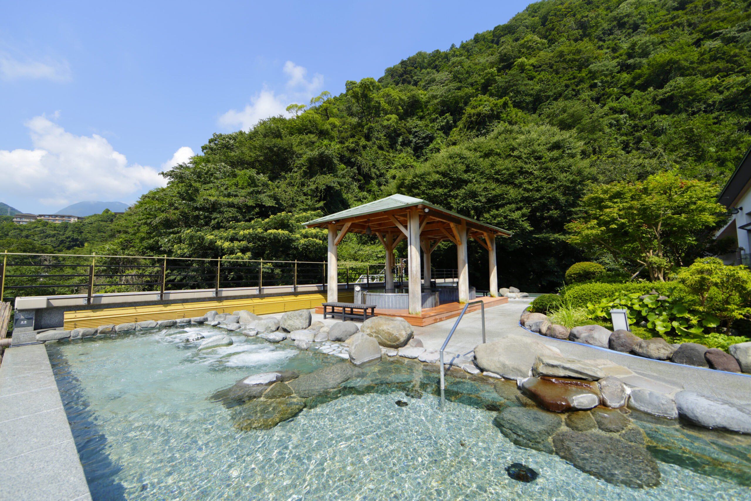 温泉でリラックス